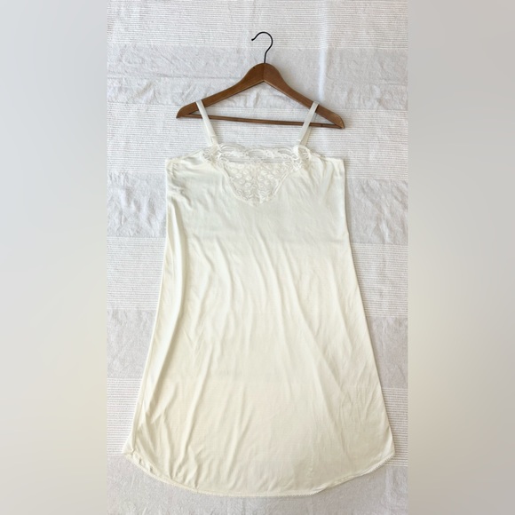 Vintage Hanna Dress Slip - Picture 2 of 8